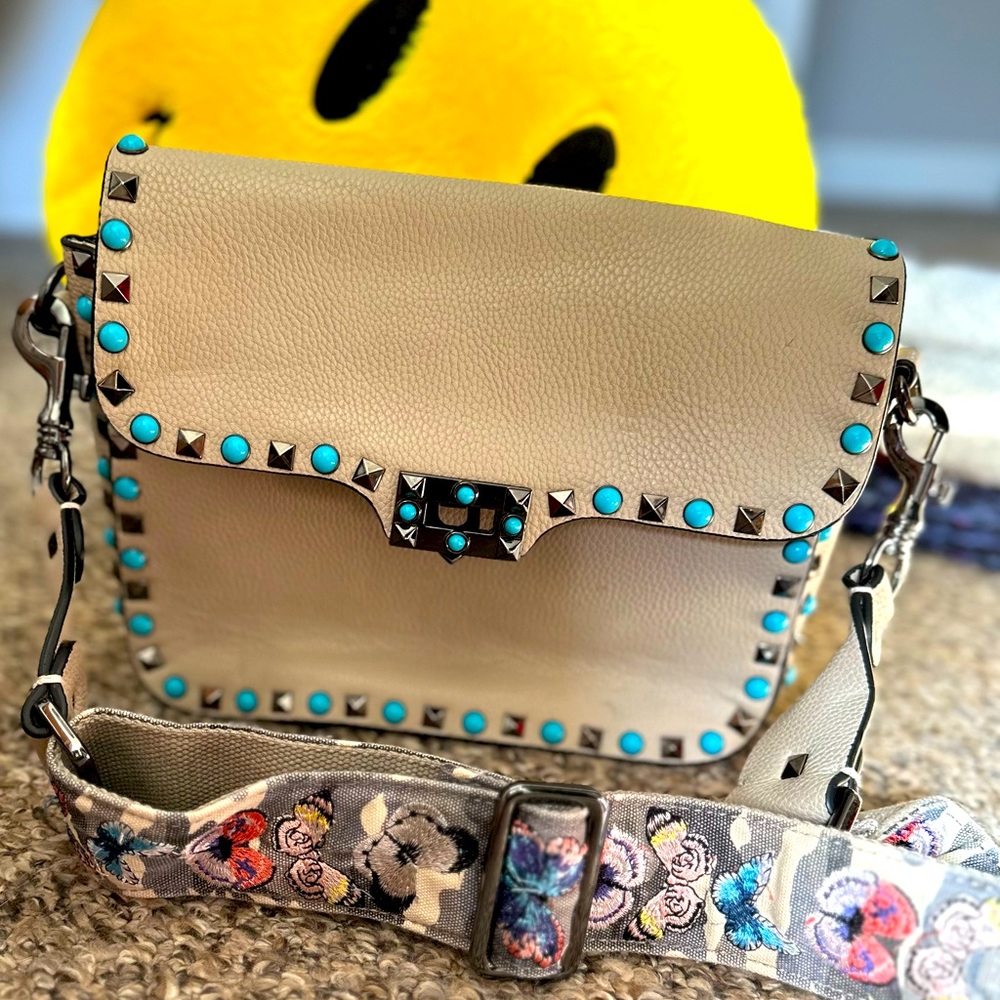 Embroidered strap crossbody bag